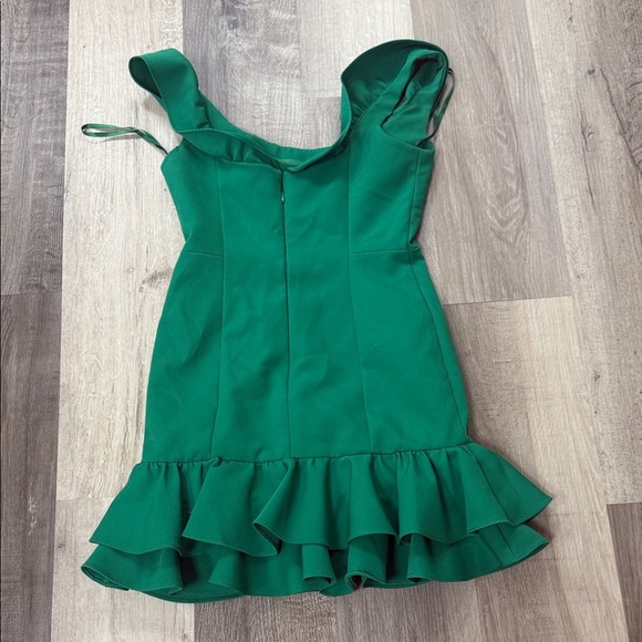❄️🌷Milly Vibrant Green Dress - Picture 3 of 3